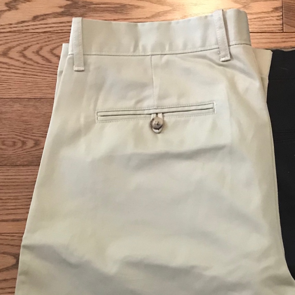 Classic fit- Gap Khakis